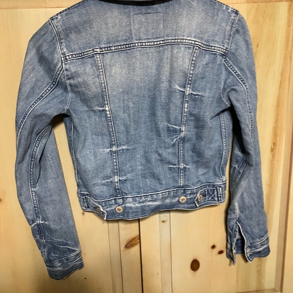 Levis Classic Denim Trucker Jean Jacket Woman's Size X Small Button Up Front - Picture 6 of 8